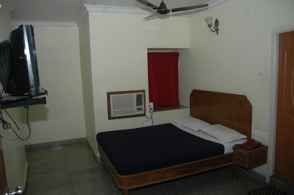 Hotel Vijayabhanu Visakhapatnam Bilik gambar